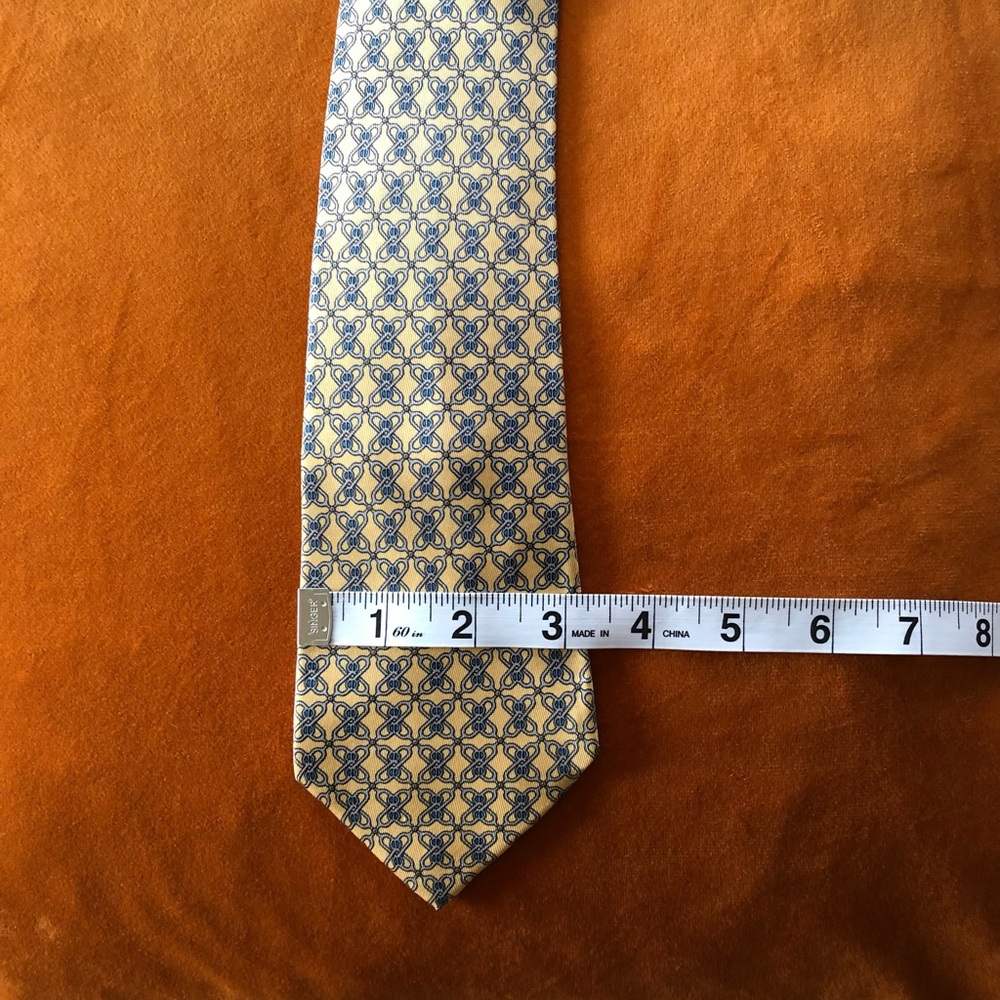 Hermes Elegant Yellow and Blue Patterned Men's Tie. New no box